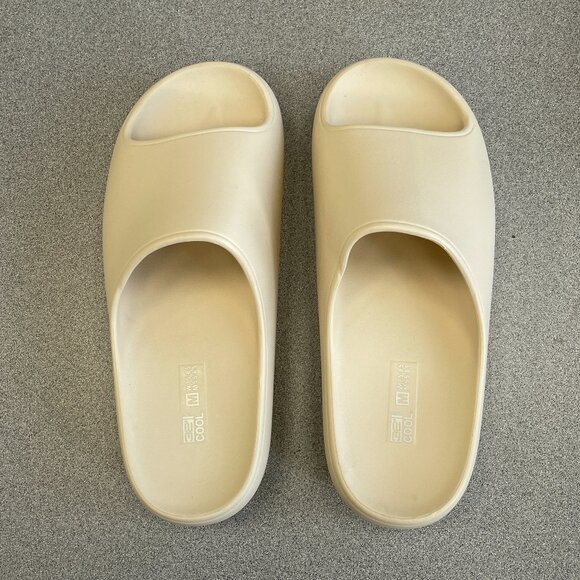 NEW 32 Degrees Women's M  7.5-8.5 Cushion Slide Sandals Cream EVA Ultra Soft - Picture 1 of 7